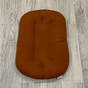 Gingerbread Snuggle Me Organic Lounger